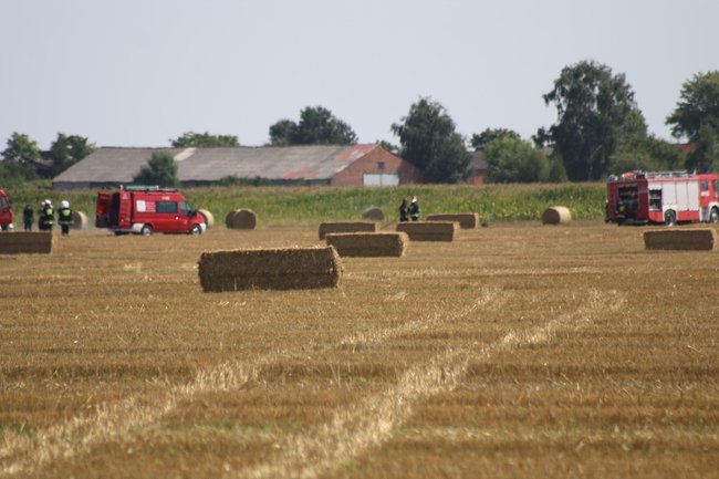 Paliła się słoma w Koszkowie - zdjęcia