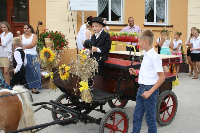 Dożynki w rękach młodych - zdjęcia