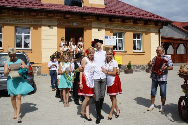 Dożynki w rękach młodych - zdjęcia