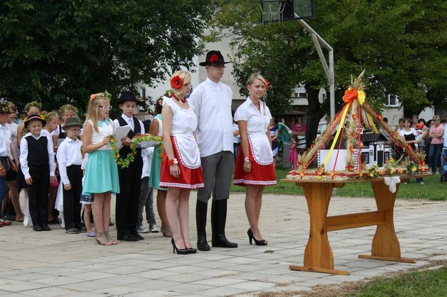 Dożynki w rękach młodych - zdjęcia