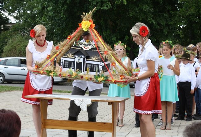 Dożynki w rękach młodych - zdjęcia