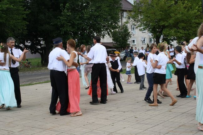 Dożynki w rękach młodych - zdjęcia