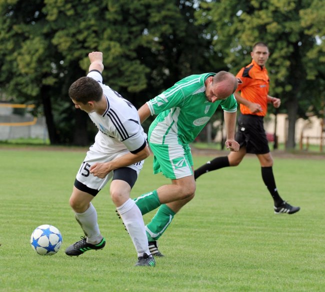 Zasłużył na czerwoną kartkę - zdjęcia