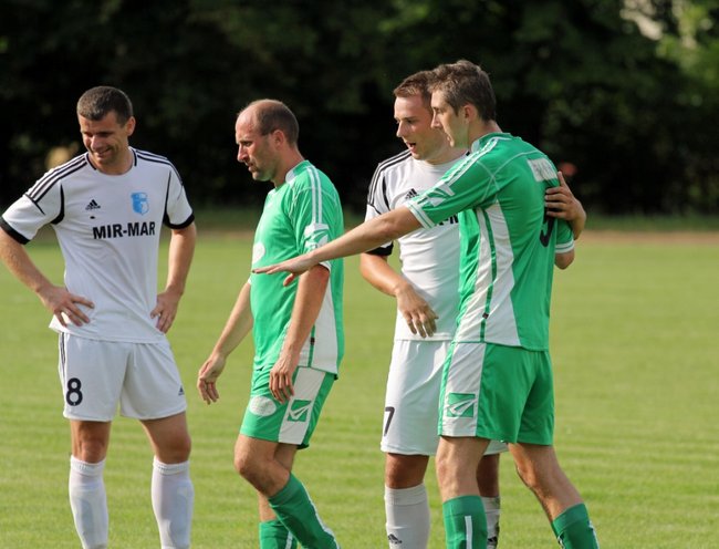 Zasłużył na czerwoną kartkę - zdjęcia