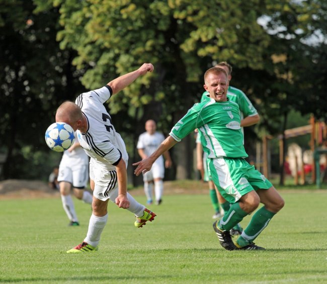Zasłużył na czerwoną kartkę - zdjęcia