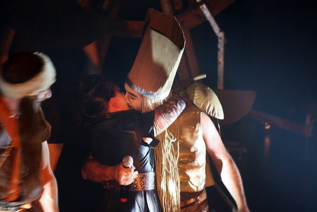 Bohater, który nigdy nie zginie - zdjęcia