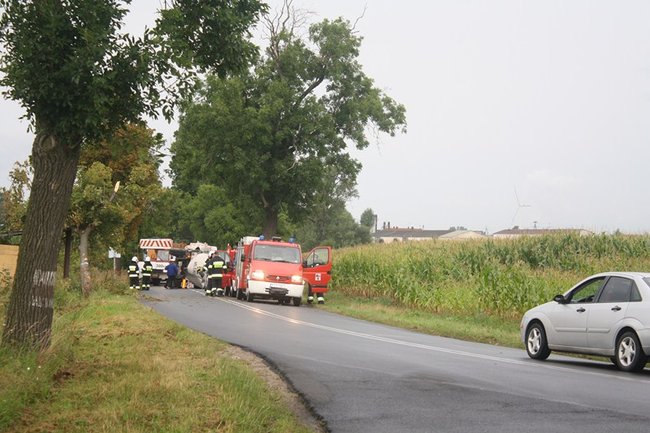 Cysterna zablokowała drogę - zdjęcia