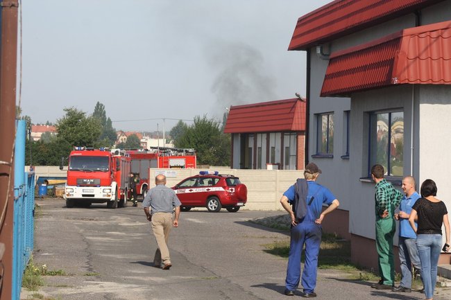Ewakuowano pracowników - zdjęcia