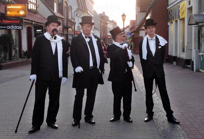 Rozstrzygnęli bitwę w stylu retro - zdjęcia