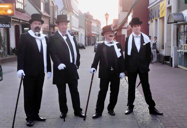 Rozstrzygnęli bitwę w stylu retro - zdjęcia