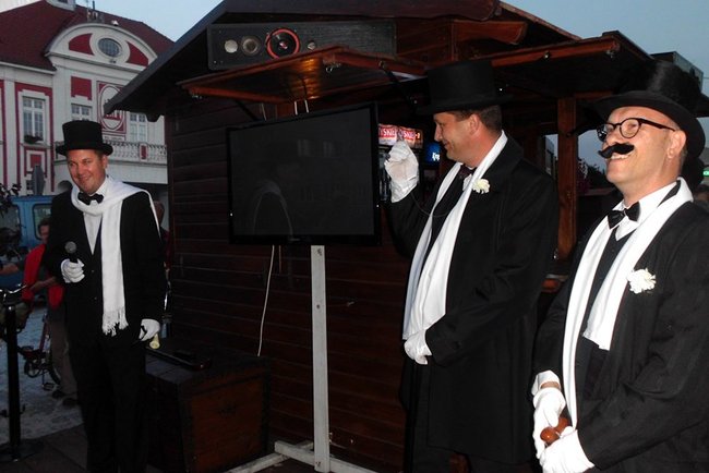 Rozstrzygnęli bitwę w stylu retro - zdjęcia