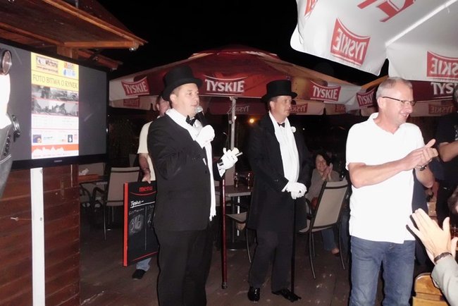 Rozstrzygnęli bitwę w stylu retro - zdjęcia