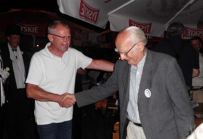 Rozstrzygnęli bitwę w stylu retro - zdjęcia