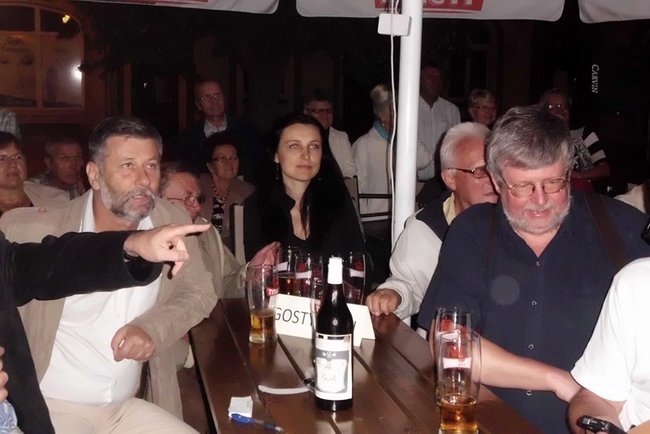 Rozstrzygnęli bitwę w stylu retro - zdjęcia