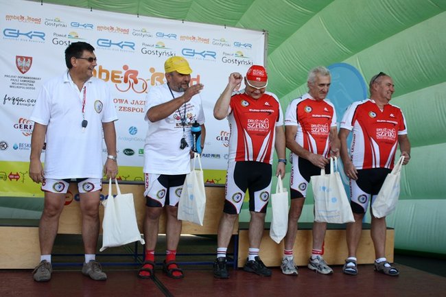 Przejechali połowę równika - zdjęcia/film