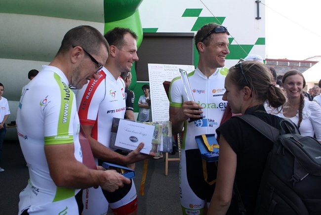 Przejechali połowę równika - zdjęcia/film