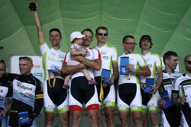 Przejechali połowę równika - zdjęcia/film