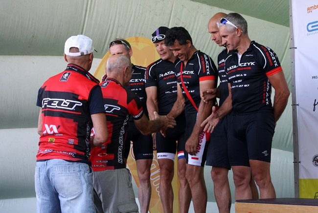 Przejechali połowę równika - zdjęcia/film