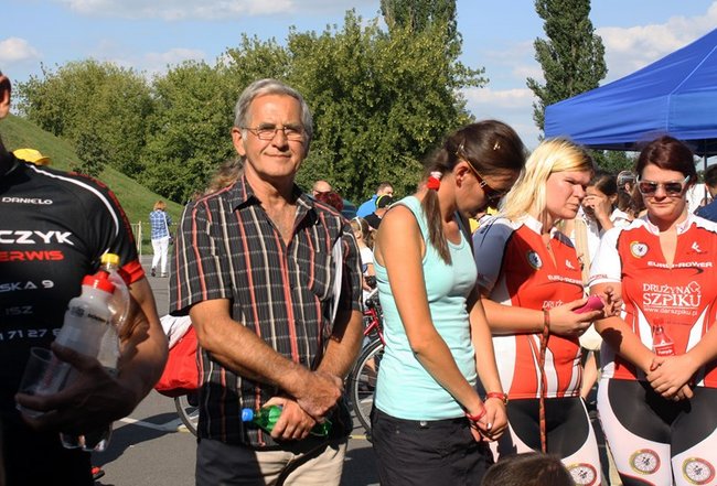 Przejechali połowę równika - zdjęcia/film