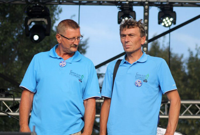 Faworyci zdobyli puchar - zdjęcia