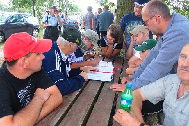 Trudna walka o duże ryby - zdjęcia
