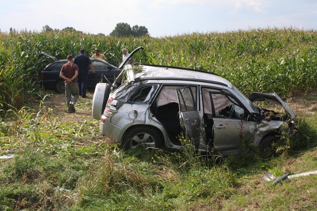 Troje rannych w wypadku - zdjęcia
