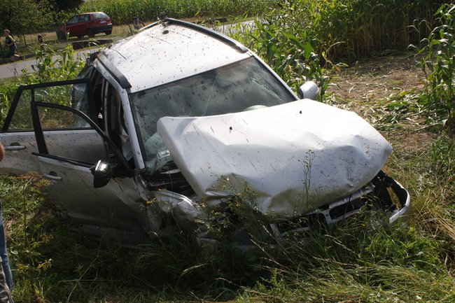 Troje rannych w wypadku - zdjęcia