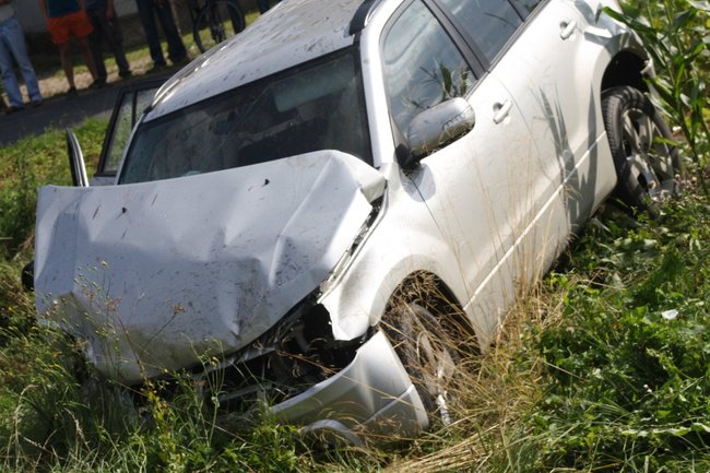 Troje rannych w wypadku - zdjęcia