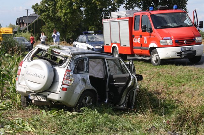 Troje rannych w wypadku - zdjęcia