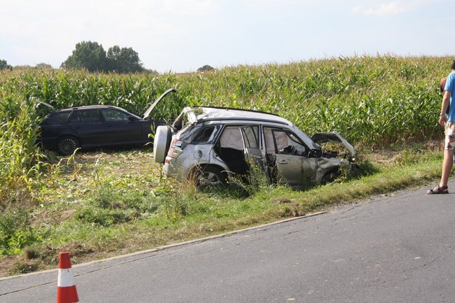 Troje rannych w wypadku - zdjęcia