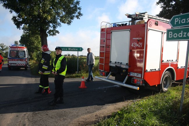 Zderzyły się dwie osobówki - zdjęcia