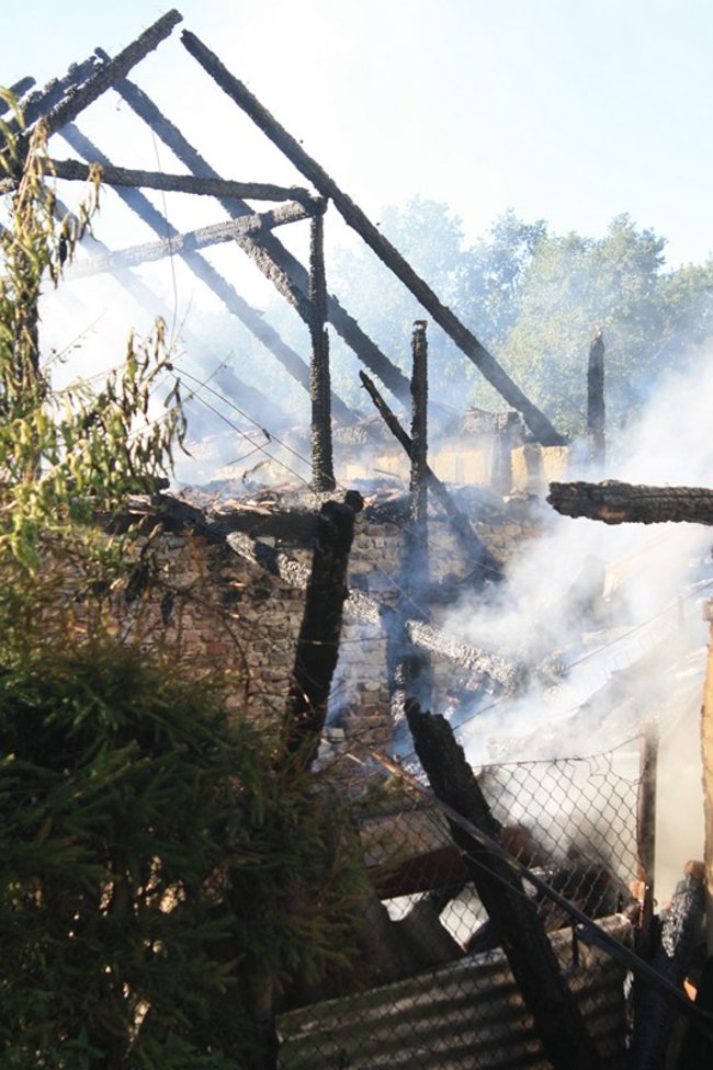 Niebezpieczny pożar w środku lasu - zdjęcia
