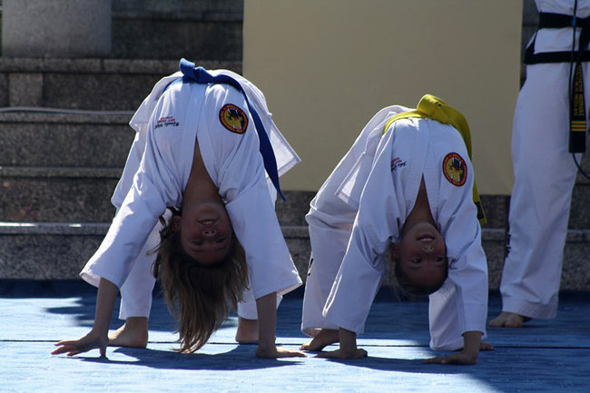 Modelowa impreza na rynku - zdjęcia