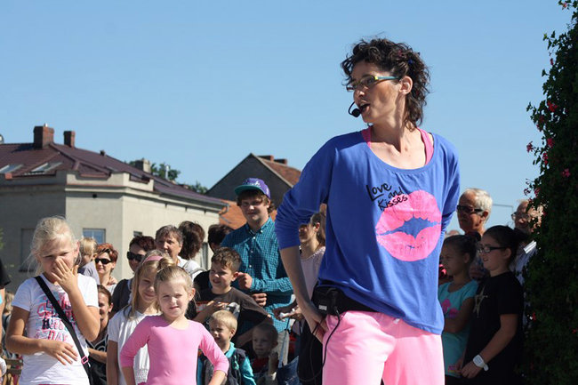 Modelowa impreza na rynku - zdjęcia