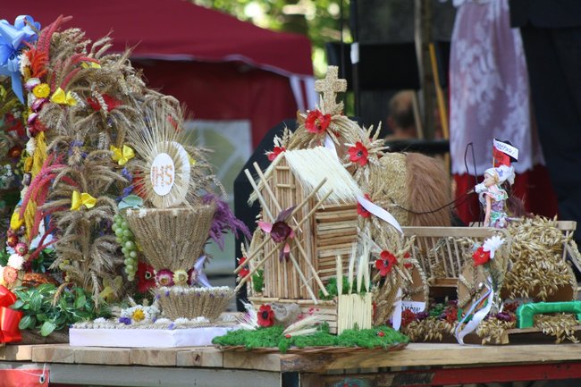 Dożynki z chlebem i białą kiełbasą - zdjęcia
