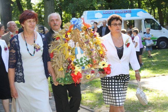 Dożynki z chlebem i białą kiełbasą - zdjęcia
