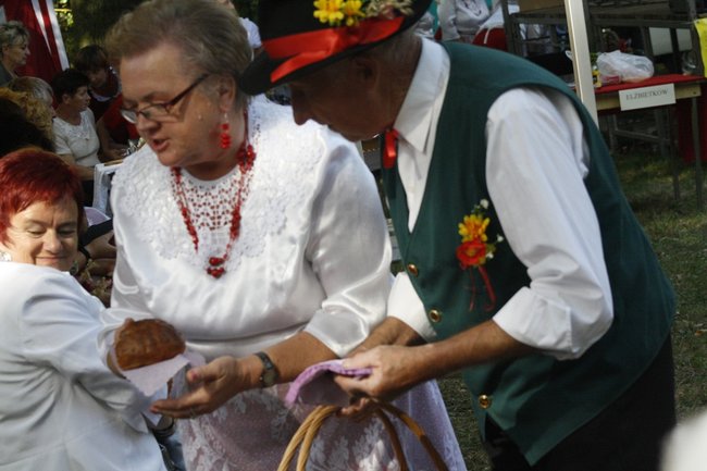 Dożynki z chlebem i białą kiełbasą - zdjęcia