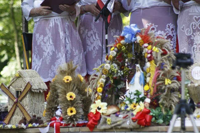 Dożynki z chlebem i białą kiełbasą - zdjęcia