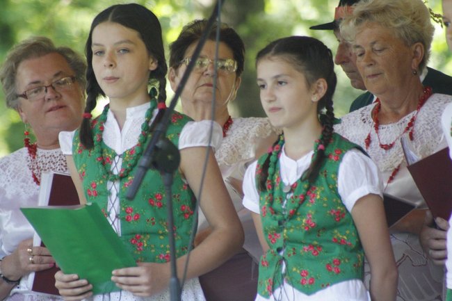 Dożynki z chlebem i białą kiełbasą - zdjęcia