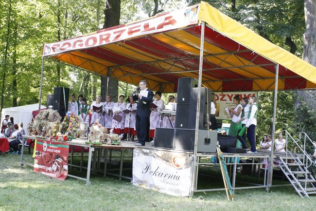 Dożynki z chlebem i białą kiełbasą - zdjęcia