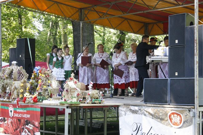 Dożynki z chlebem i białą kiełbasą - zdjęcia