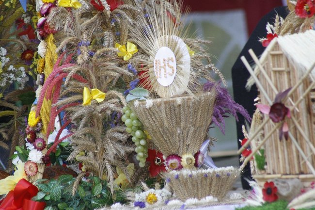 Dożynki z chlebem i białą kiełbasą - zdjęcia