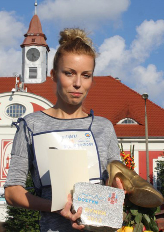 Bruk kontra szpilki - zdjęcia