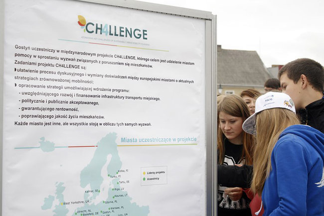 Bruk kontra szpilki - zdjęcia