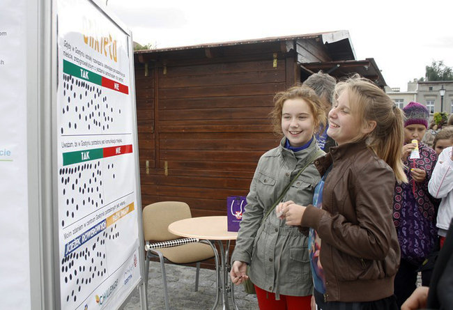 Bruk kontra szpilki - zdjęcia