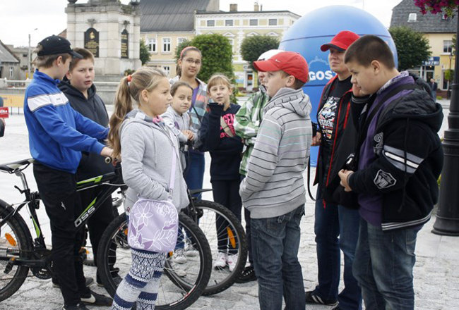 Bruk kontra szpilki - zdjęcia