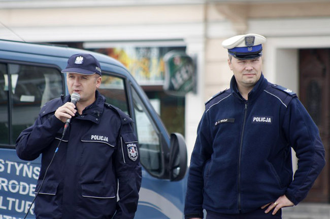 Bruk kontra szpilki - zdjęcia