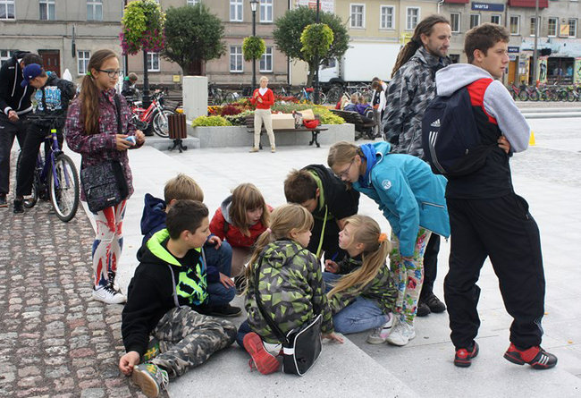 Bruk kontra szpilki - zdjęcia