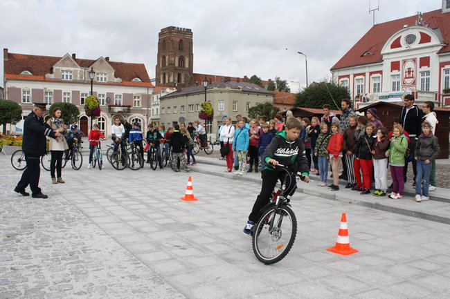 Bruk kontra szpilki - zdjęcia