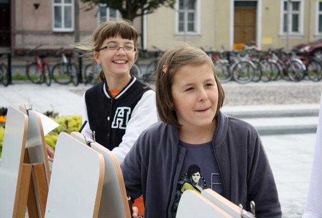 Bruk kontra szpilki - zdjęcia